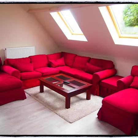 Spacious With Games, Cleaning Included Holiday home